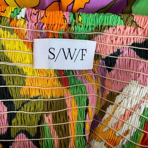 Women’s Dress - Picture 3 of 4